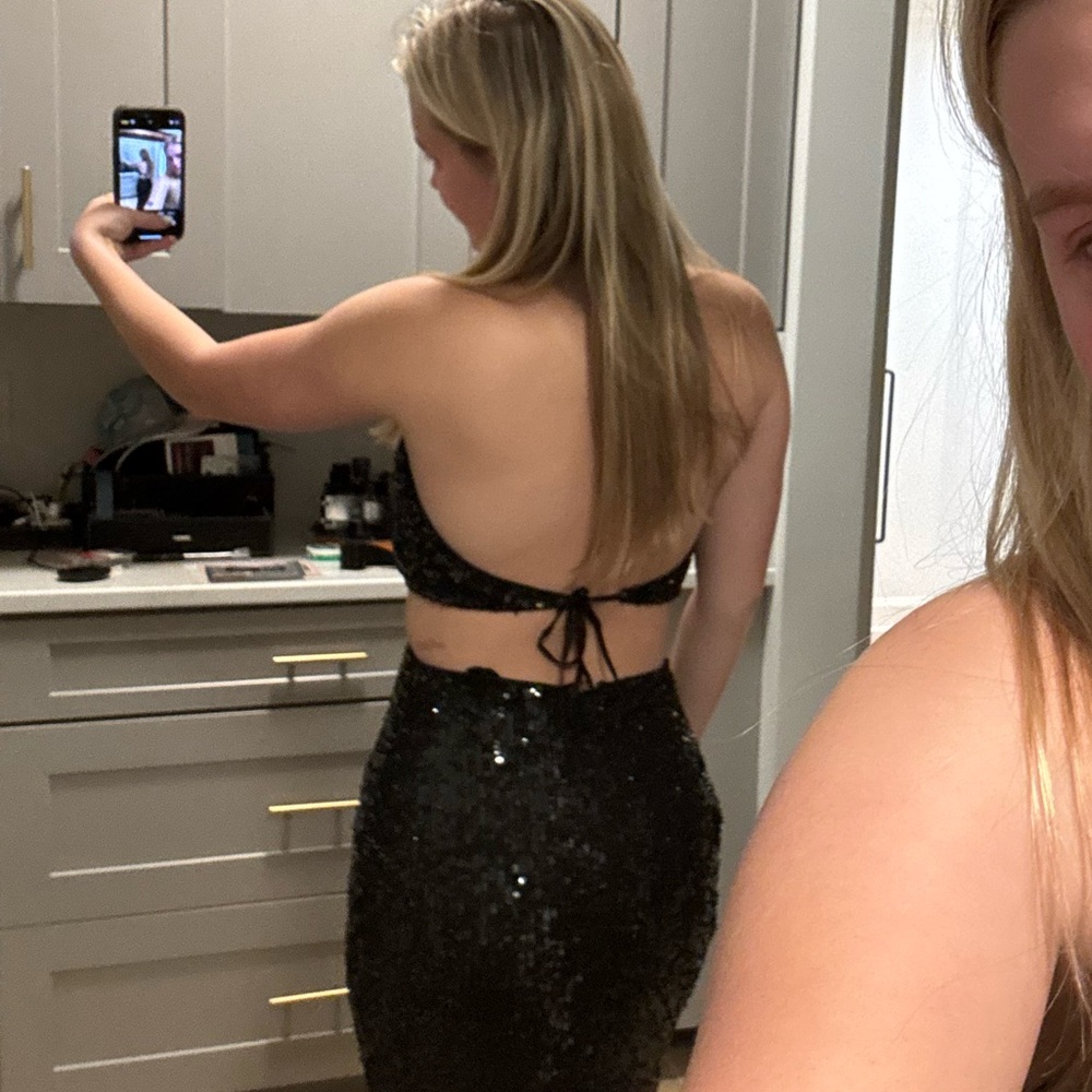 NWT Mac Duggal Silver Cut Out Halter Tie Back Sequin Gown Black 4 #8568 - Picture 8 of 8